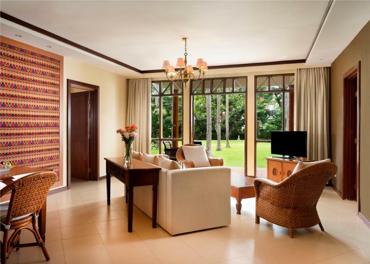 Mangsit Suites By Holiday Resort Lombok Exterior photo